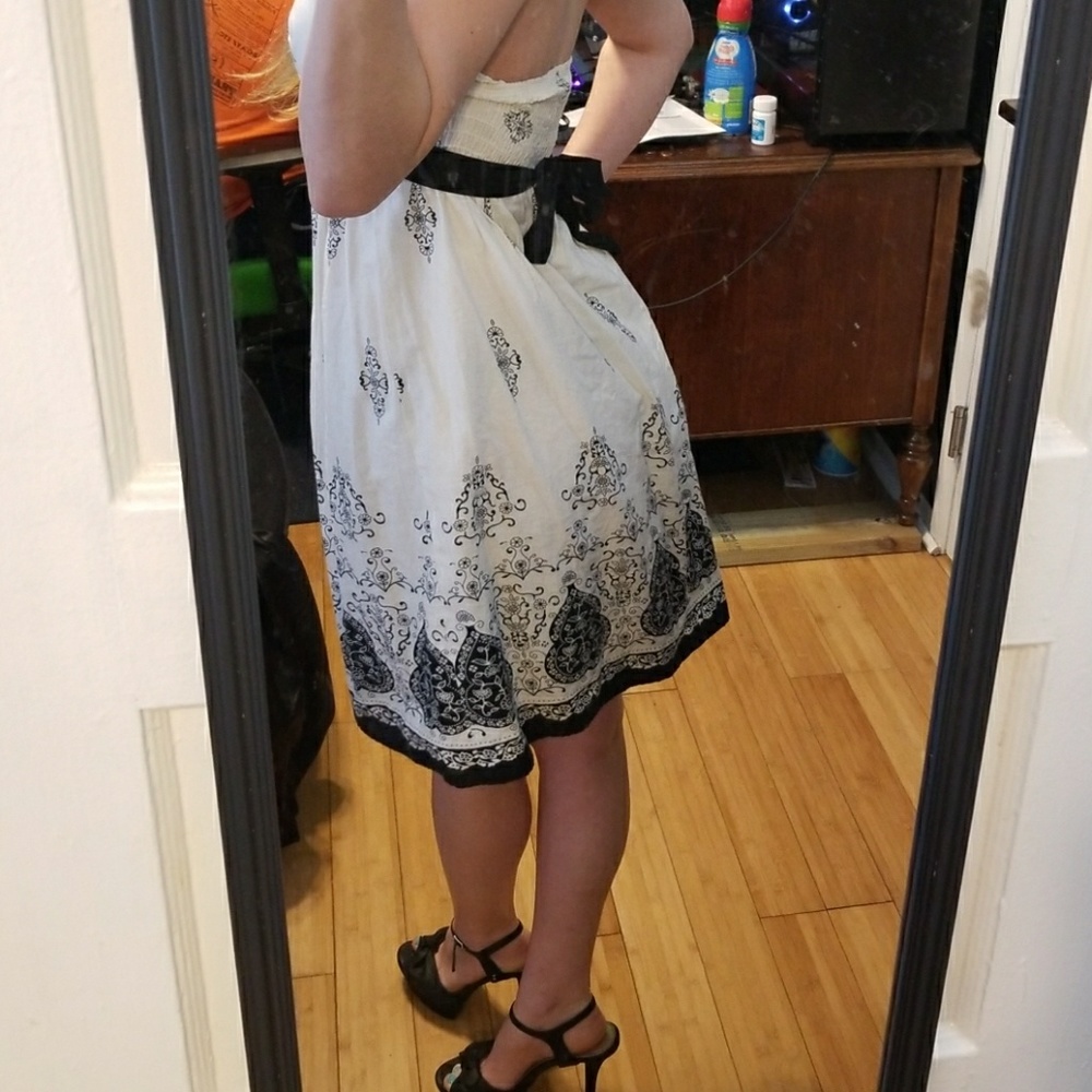 Dress - Picture 2 of 3